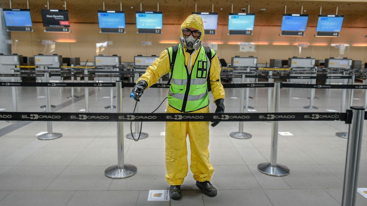 Un hombre muere por coronavirus tras pasar correctamente los controles sanitarios en dos aeropuertos