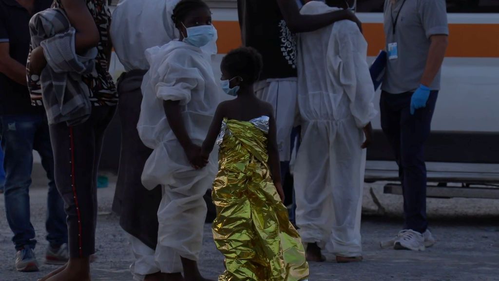 Covid e inmigración, un cóctel explosivo en la puerta de entrada a Europa Covid e inmigración, un cóctel explosivo en la puerta de entrada a Europa