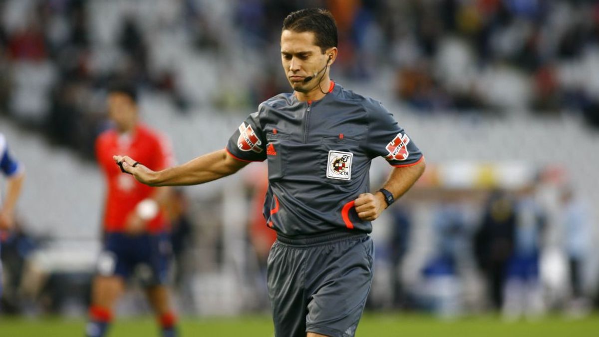 Paradas Romero, en un partido de Primera División. Paradas Romero, en un partido de Primera División.