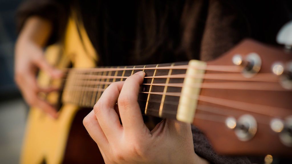 Mantén tu guitarra limpia para sacarle el máximo partido a su sonido