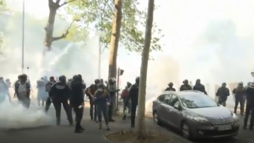 Los 'chalecos amarillos' retoman las protestas en París: hay casi 200 detenidos