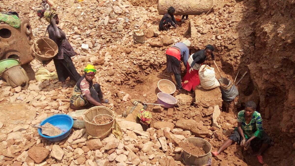 Al menos 50 muertos tras derrumbarse tres pozos de oro en la República Democrática del Congo Al menos 50 muertos tras derrumbarse tres pozos de oro en la República Democrática del Congo