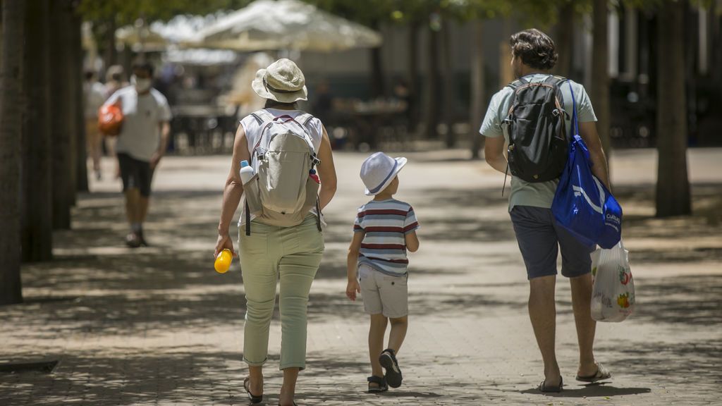 Cinco comunidades en riesgo este domingo por altas temperaturas, viento o fuerte oleaje Cinco comunidades en riesgo este domingo por altas temperaturas, viento o fuerte oleaje