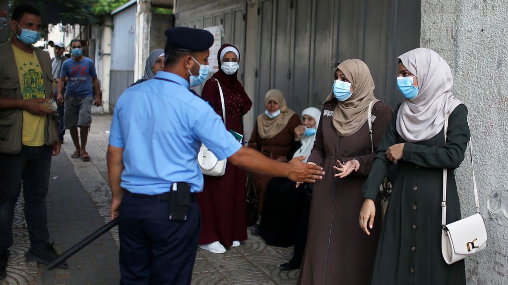 Mujeres con mascarillas en Israel