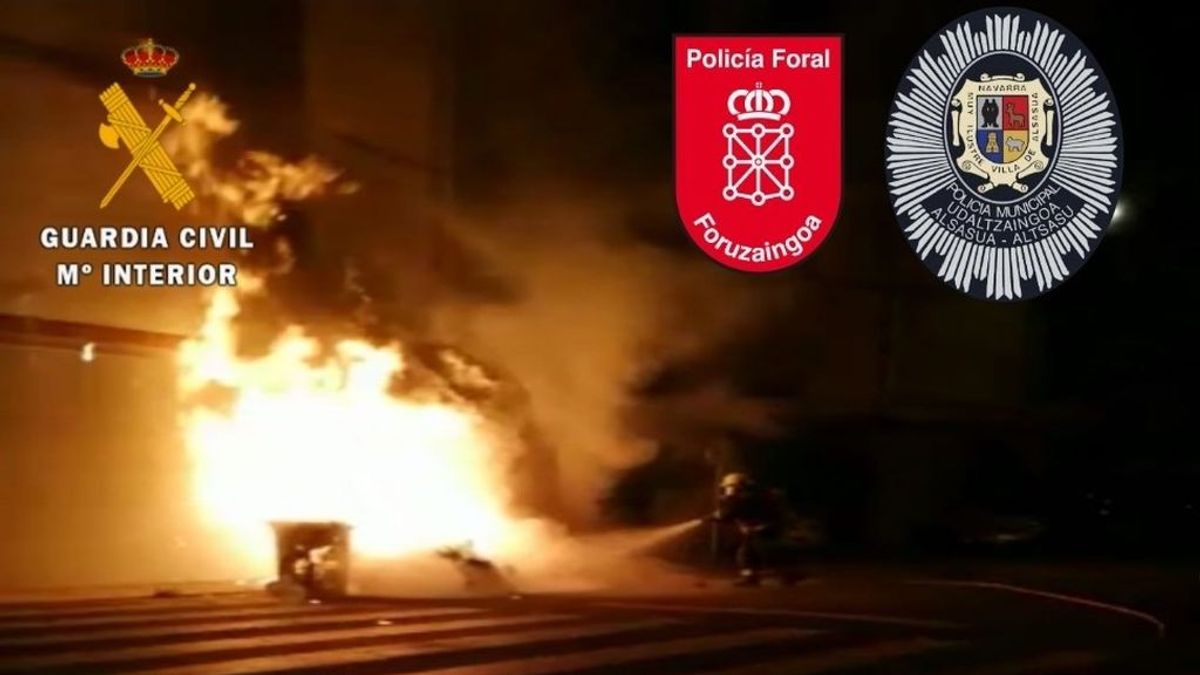 Lanzan objetos a la Guardia Civil y a la Policía cuando trataban de desalojar una fiesta ilegal en Alsasua Lanzan objetos a la Guardia Civil y a la Policía cuando trataban de desalojar una fiesta ilegal en Alsasua