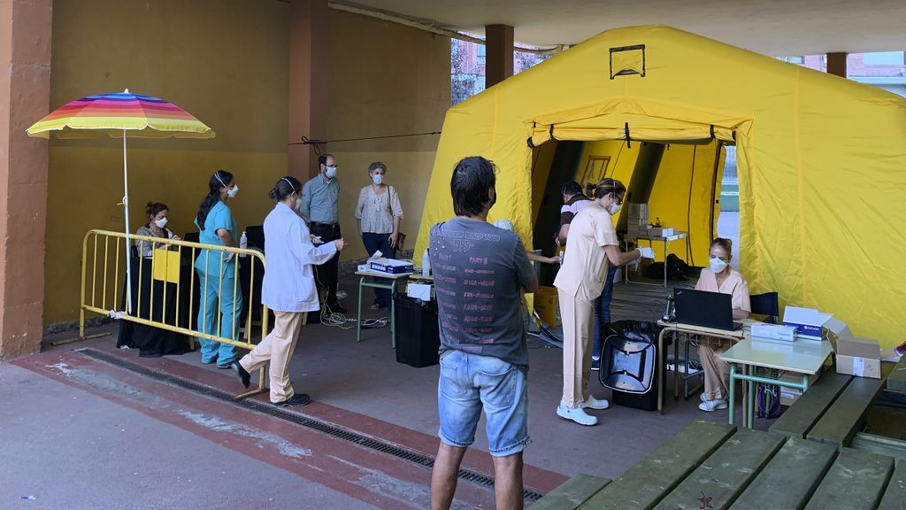 Medio año después del inicio de la pandemia, los contagios siguen en aumento en toda España Medio año después del inicio de la pandemia, los contagios siguen en aumento en toda España