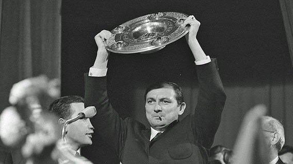Branko Zebec celebrando un título con el Bayern