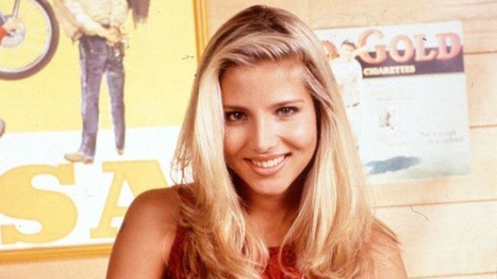 Fue en 1997 cuando hizo su primera aparición en la pequeña pantalla, en la serie 'Al salir de clase'.