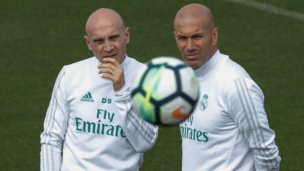 Zidane, junto a Bettoni en un entrenamiento del Real Madrid.