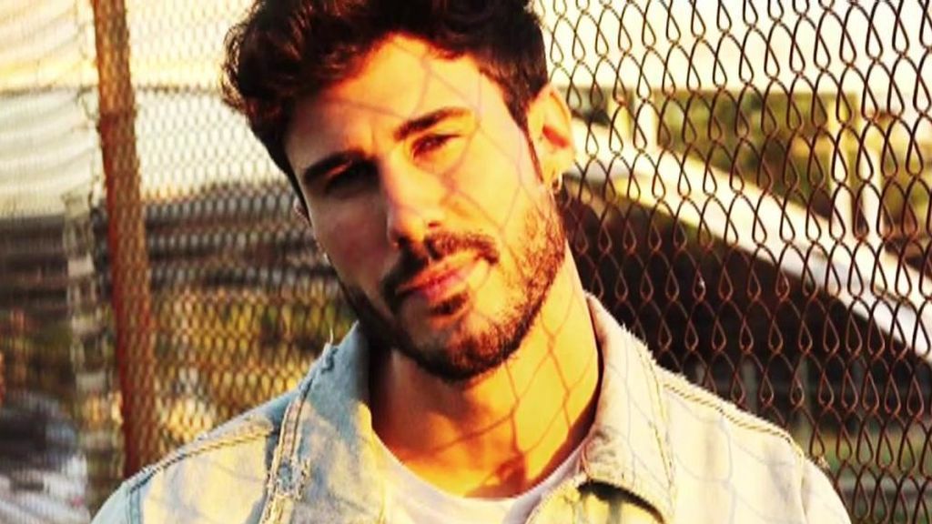 Álex Bernardos, un tronista enamoradizo e íntimo amigo de Oriana