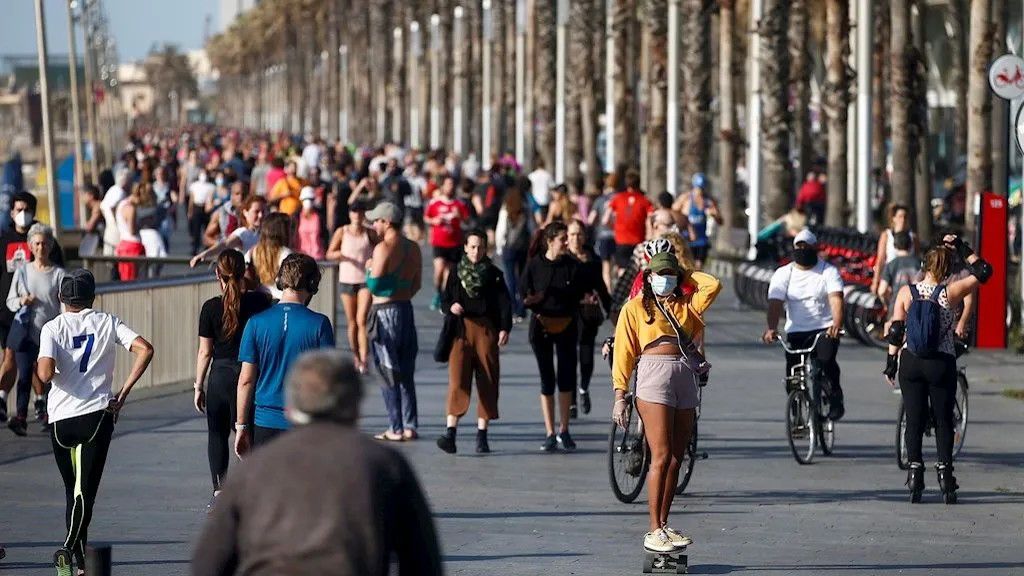 Cataluña reduce a 376 los contagios activos detectados el día de la vuelta al cole Cataluña reduce a 376 los contagios activos detectados el día de la vuelta al cole