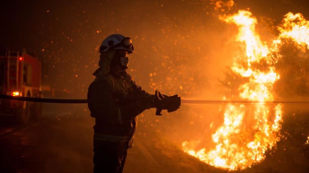 Galicia asolada por una decena de incendios intencionados