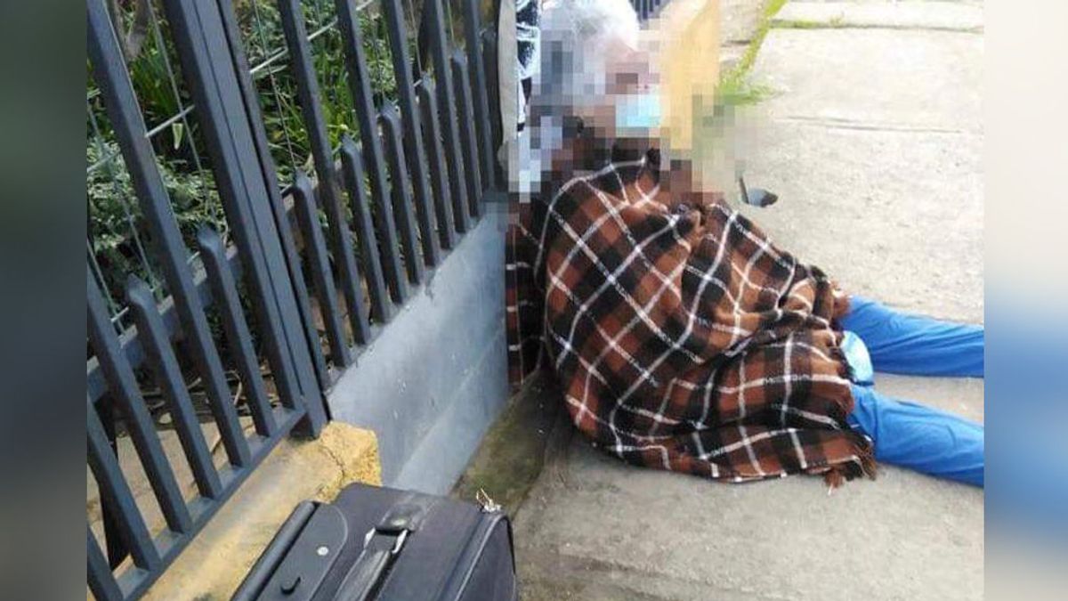 Engaña a su madre y la echa de su propia casa dejándola sola y en la calle en plena pandemia Engaña a su madre y la echa de su propia casa dejándola sola y en la calle en plena pandemia