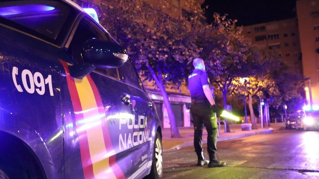 Un hombre mata a su hija de cuatro años de un corte en el cuello delante de la madre en Zaragoza Un hombre mata a su hija de cuatro años de un corte en el cuello delante de la madre en Zaragoza