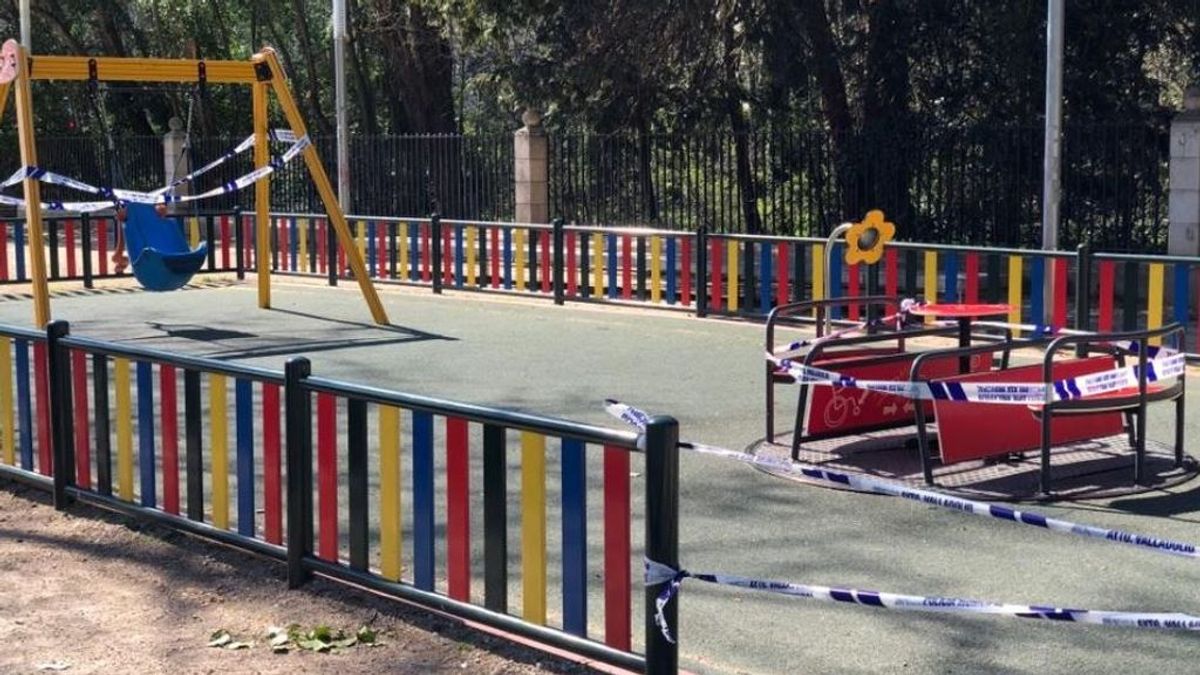 Valencia cierra los parques infantiles para frenar los contagios entre niños Valencia cierra los parques infantiles para frenar los contagios entre niños
