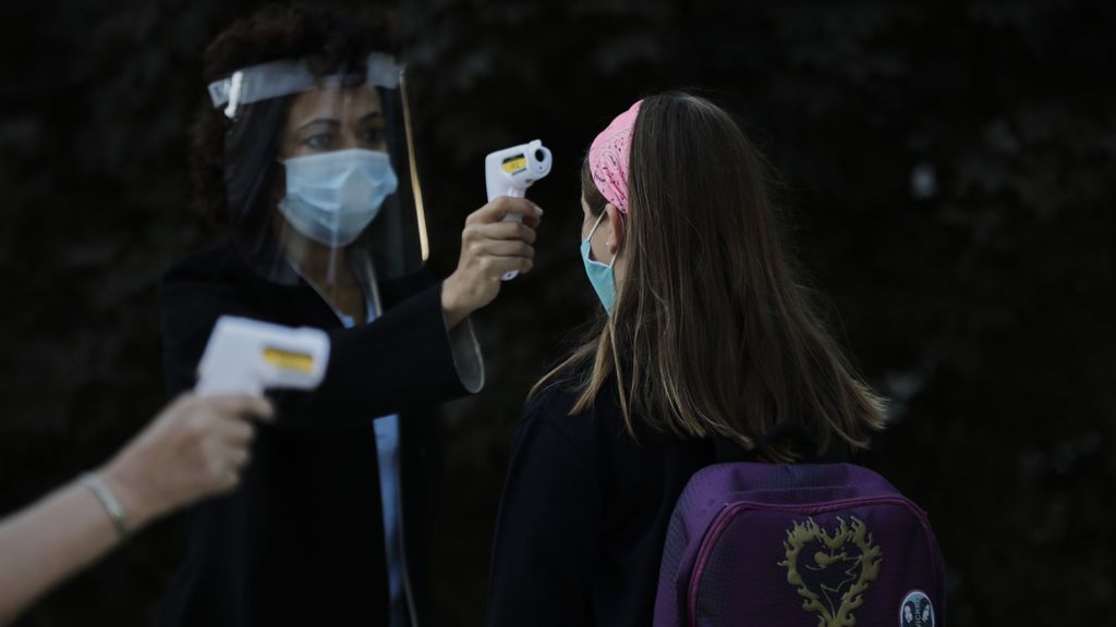 La guía que circula entre médicos y pediatras para tratar los casos de coronavirus en las aulas de los colegios