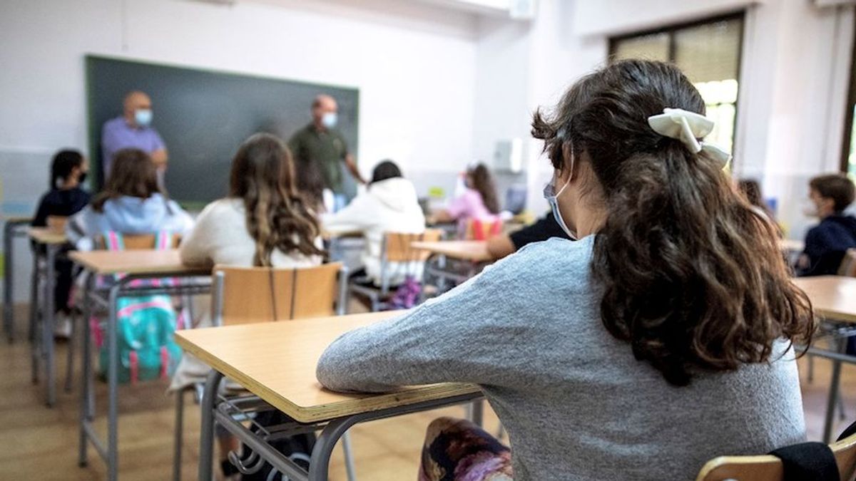 Comienza la huelga de estudiantes por una vuelta al colegio "segura" Comienza la huelga de estudiantes por una vuelta al colegio "segura"