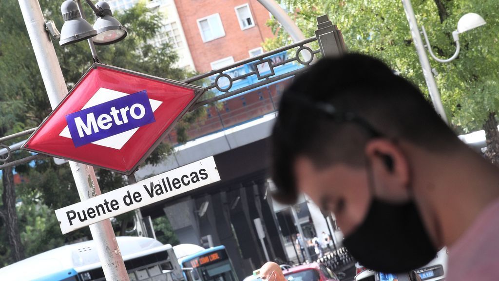 Vallecas ante su confinamiento selectivo: "Como no metan al ejército..." Vallecas ante su confinamiento selectivo: "Como no metan al ejército..."