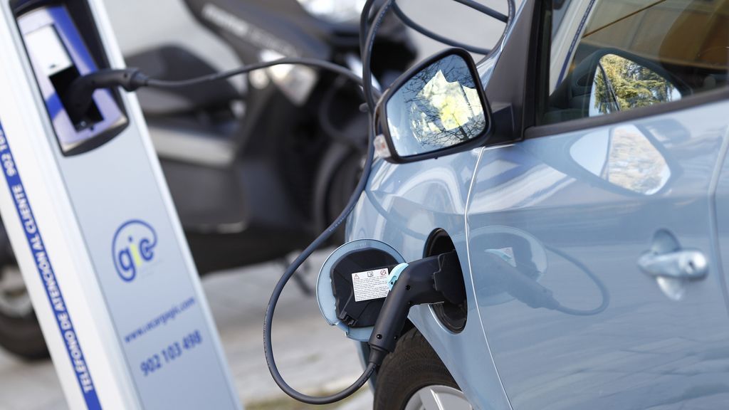 El coche eléctrico no termina de enganchar en España El coche eléctrico no termina de enganchar en España
