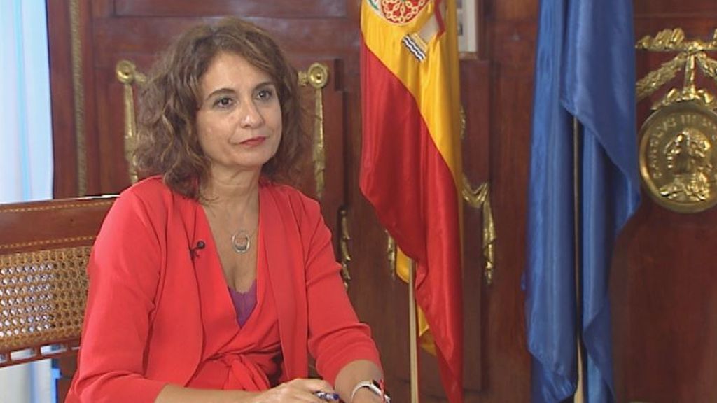 Montero: “No me molesta que Iglesias hable con otros partidos, pero los números los hace Hacienda”