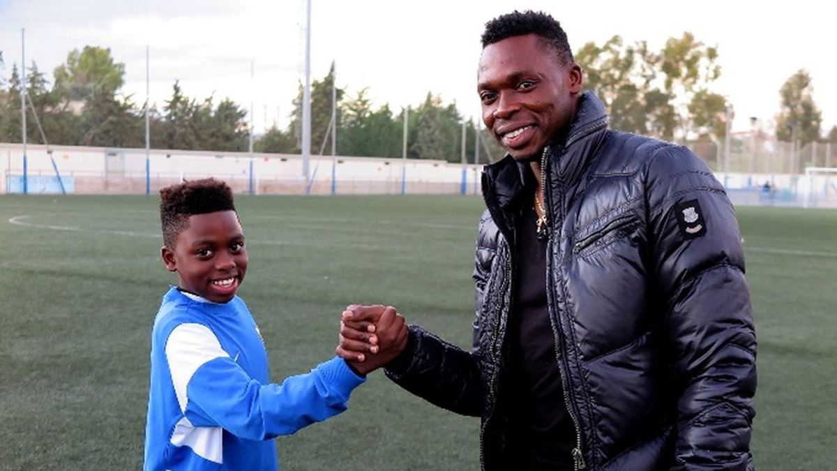 Kameni visibiliza el racismo que sufre su hijo de once años: "Hace unos días le llamaron negro de mierda en el colegio"