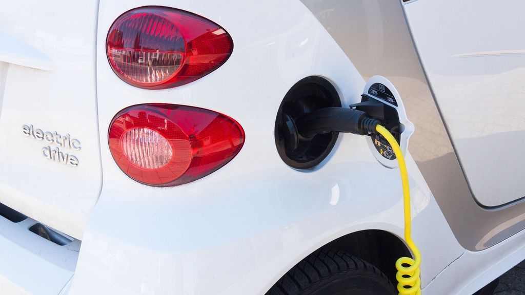 Diésel, gasolina, eléctrico o híbrido: ¿qué coche te interesa comprar? Diésel, gasolina, eléctrico o híbrido: ¿qué coche te interesa comprar?