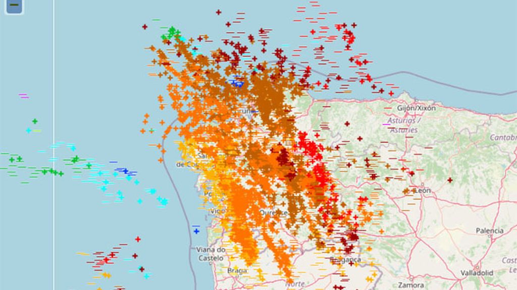 Captura del mapa con el registro de rayos detectados en Galicia