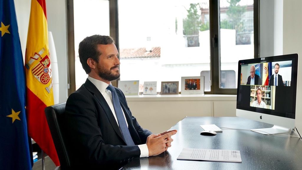 Casado acusa a Sánchez de poner el foco en Madrid Casado acusa a Sánchez de poner el foco en Madrid