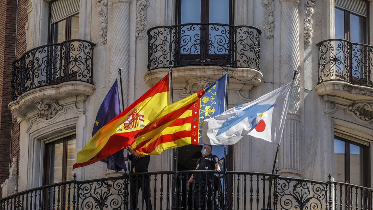 La fusión Caixabank y Bankia: cómo será el primer banco de España La fusión Caixabank y Bankia: cómo será el primer banco de España
