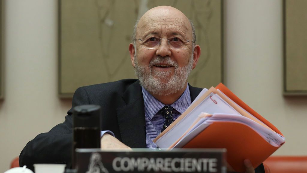 El CIS no preguntará sobre uan Carlos, Tezanos cree que "sus problemas no interesan" en este momento El CIS no preguntará sobre uan Carlos, Tezanos cree que "sus problemas no interesan" en este momento
