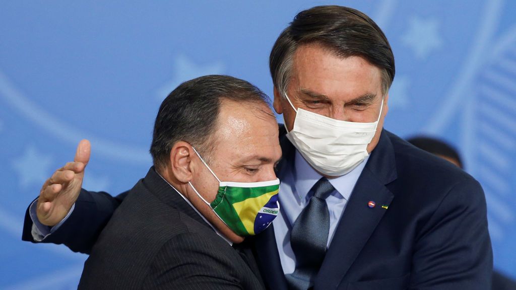 Brasil anuncia un descenso del 30% en los contagios de coronavirus en la última semana Brasil anuncia un descenso del 30% en los contagios de coronavirus en la última semana