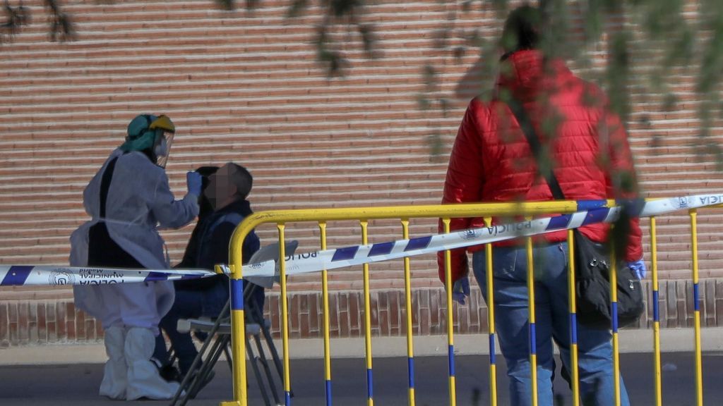 Andalucía registra un nuevo récord diario con 1.617 positivos en la covid-19 por PCR Andalucía registra un nuevo récord diario con 1.617 positivos en la covid-19 por PCR