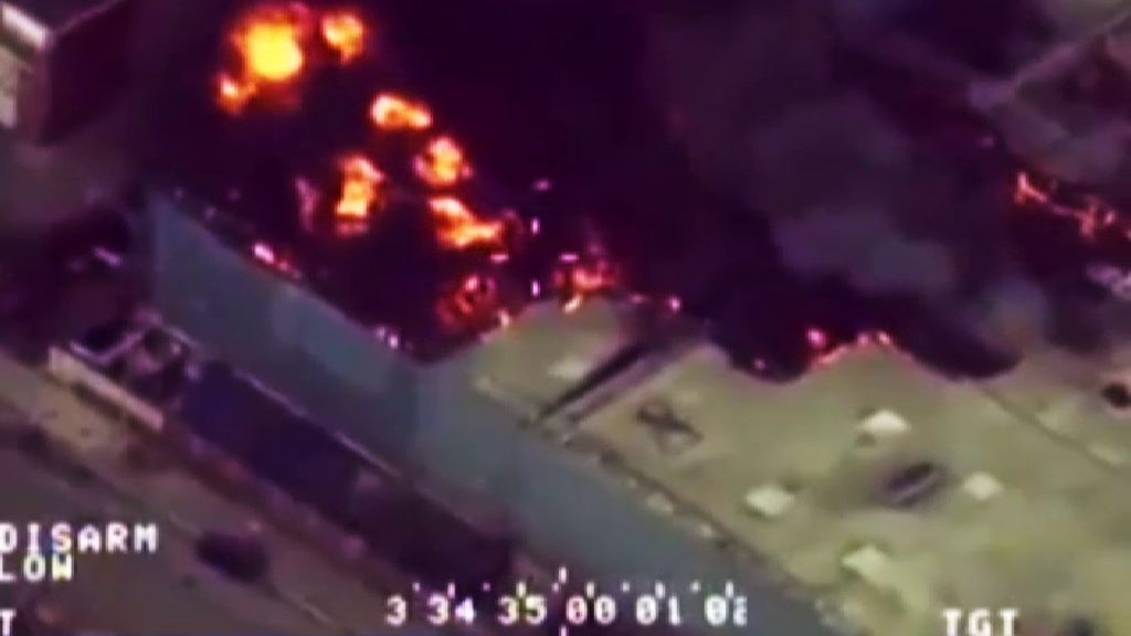 Estabilizado el incendio en una nave industrial de Sant Feliu de Llobregat que provocó una gran columna de humo