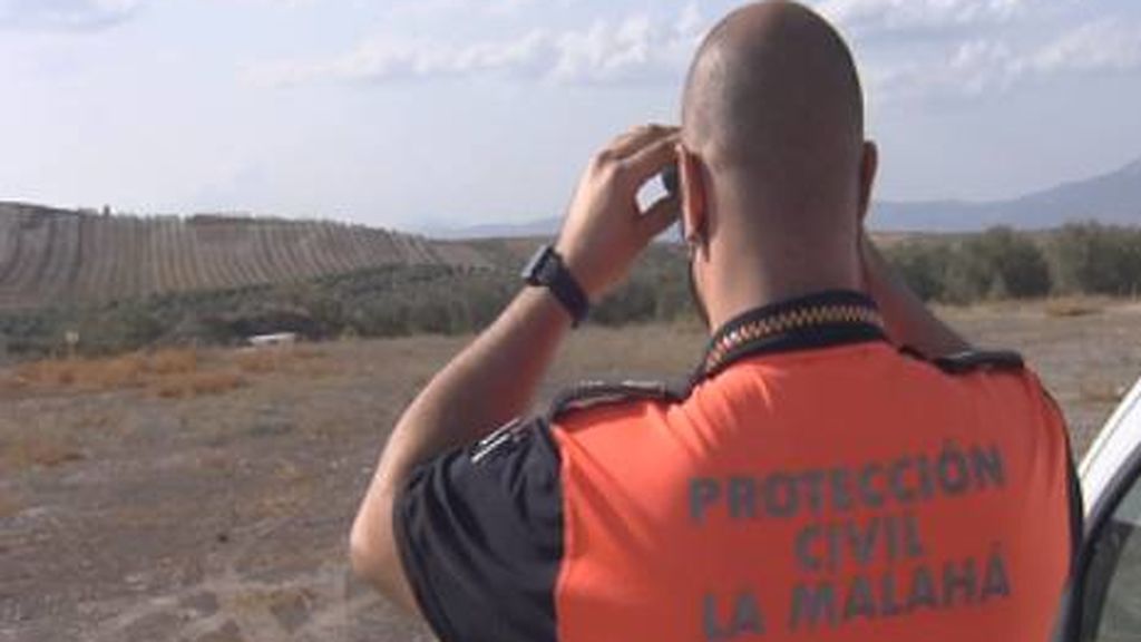 Piden precaución a los vecinos mientras sigue la búsqueda de una supuesta pantera en Granada Piden precaución a los vecinos mientras sigue la búsqueda de una supuesta pantera en Granada