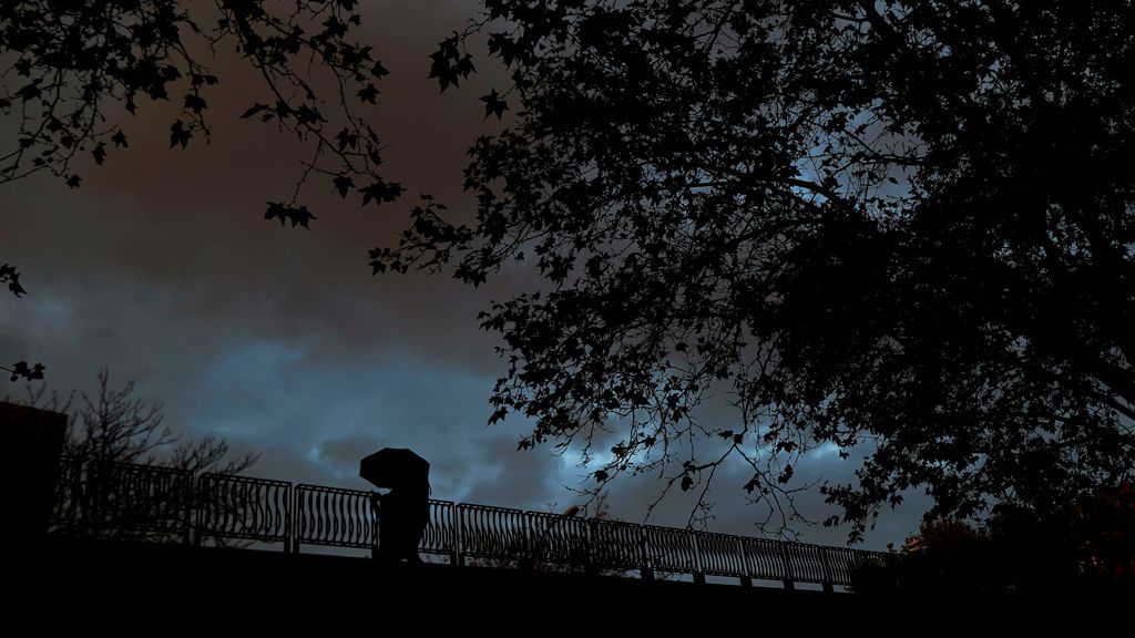 Chubascos y tormentas en el extremo norte, donde bajan las temperaturas máximas Chubascos y tormentas en el extremo norte, donde bajan las temperaturas máximas