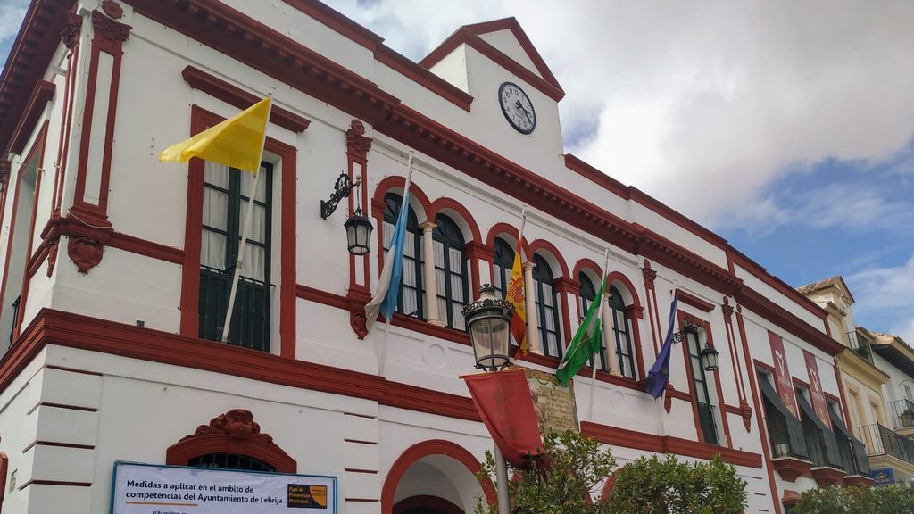 Lebrija, el pueblo de Sevilla que iza la bandera amarilla por sus datos de contagio Lebrija, el pueblo de Sevilla que iza la bandera amarilla por sus datos de contagio