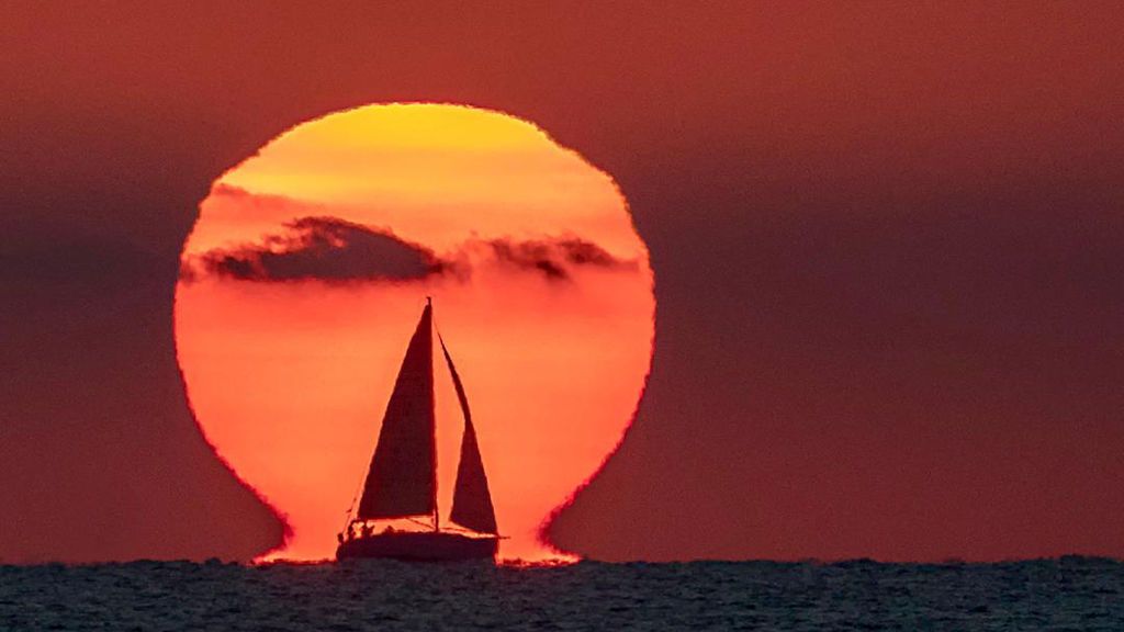 El amanecer de Cullera: La foto de un valenciano que tanto ha gustado a la NASA El amanecer de Cullera: La foto de un valenciano que tanto ha gustado a la NASA