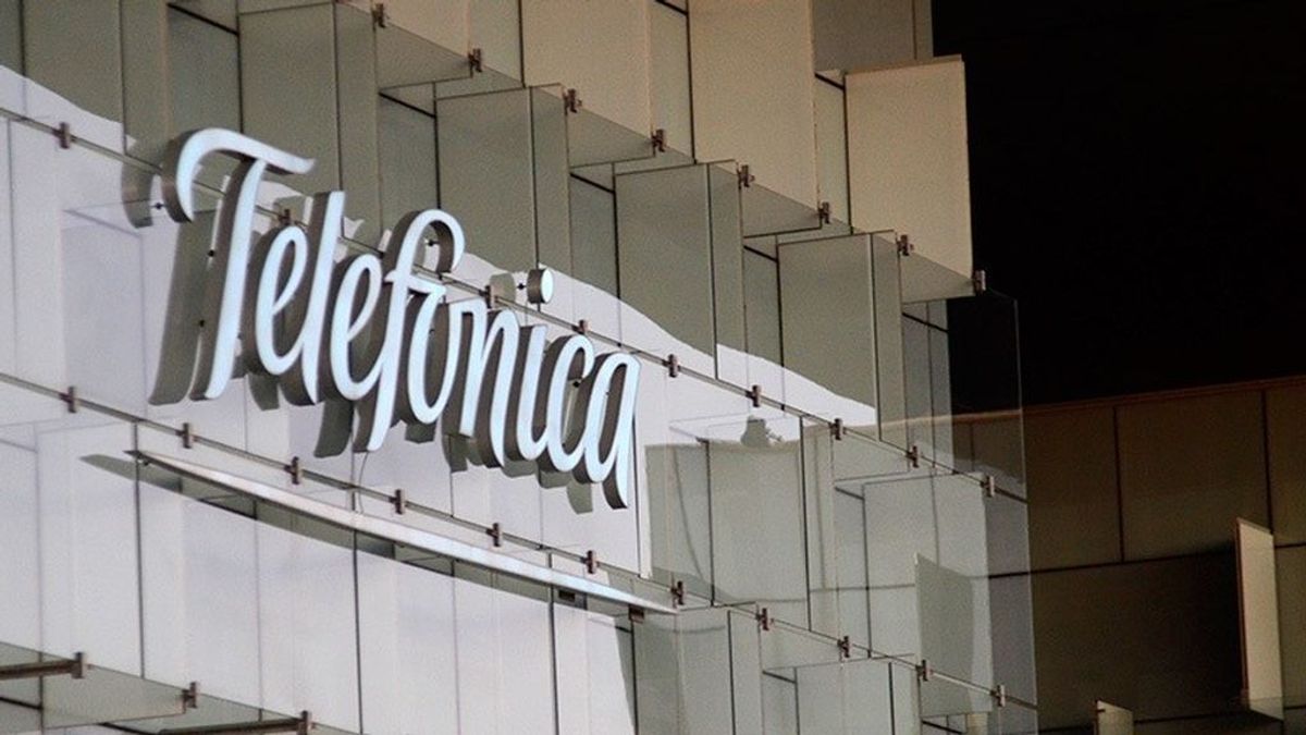 Telefónica retrocede a 1996: sus acciones por debajo de los tres euros Telefónica retrocede a 1996: sus acciones por debajo de los tres euros
