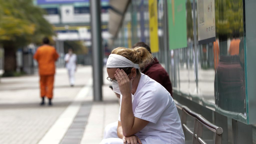 Sanitarios responden a Ayuso: "No faltan médicos, sobra precariedad laboral" Sanitarios responden a Ayuso: "No faltan médicos, sobra precariedad laboral"
