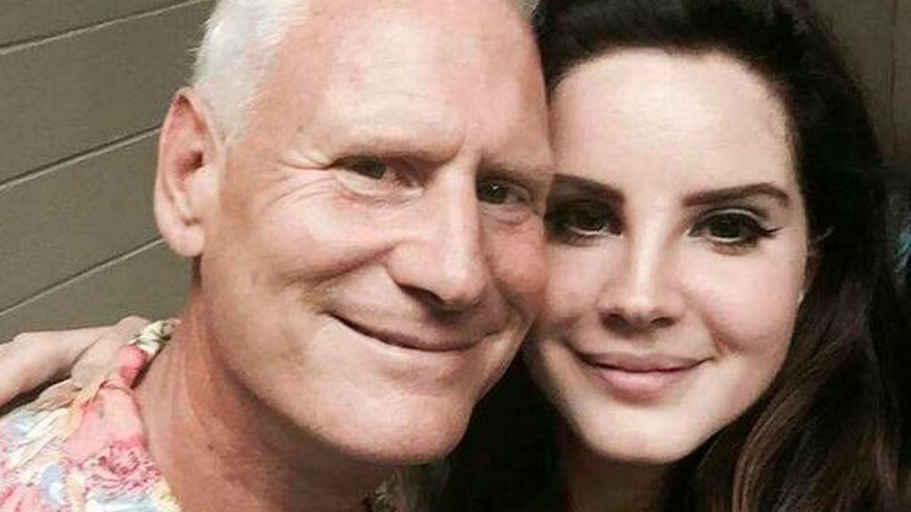 Lana del Rey es hija de Rob Grant, un empresario dedicado a los dominios de internet