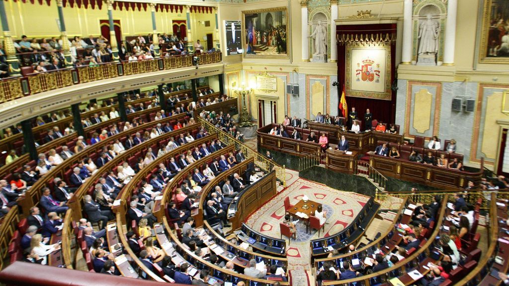 Prohibido regalos de más de 150 euros a sus señorías, el nuevo código ético del Congreso y del Senado Prohibido regalos de más de 150 euros a sus señorías, el nuevo código ético del Congreso y del Senado