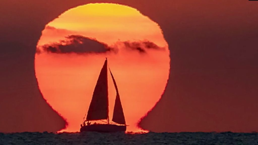 "El sol, el mar y un velero", la imagen captada por un español en Cullera enamora a la NASA