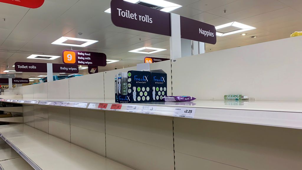 Estantes de un supermercado en Reino Unido