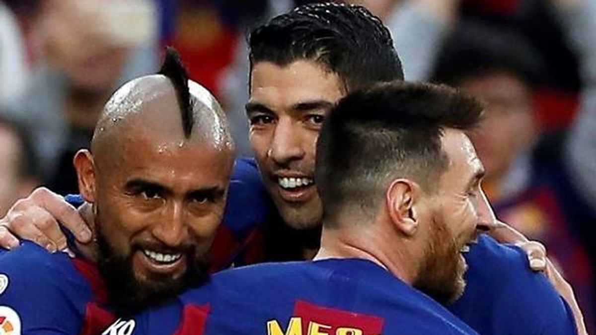 La salida de Suárez y Vidal debilita el liderazgo de Messi dentro del vestuario del Barça La salida de Suárez y Vidal debilita el liderazgo de Messi dentro del vestuario del Barça