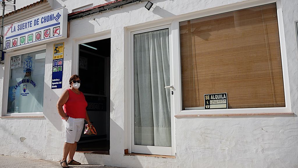 Lola, una ingeniera madrileña que se ha quedado en su segunda residencia