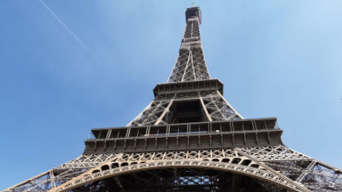 Evacuada la Torre Eiffel por amenaza de bomba