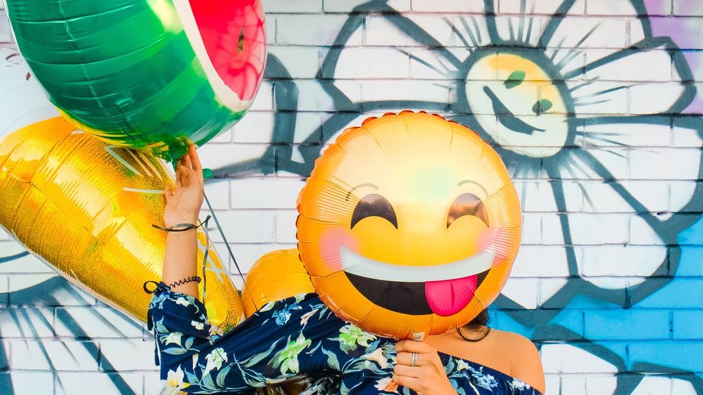 El arte del sexting: glosario con los emojis más calientes