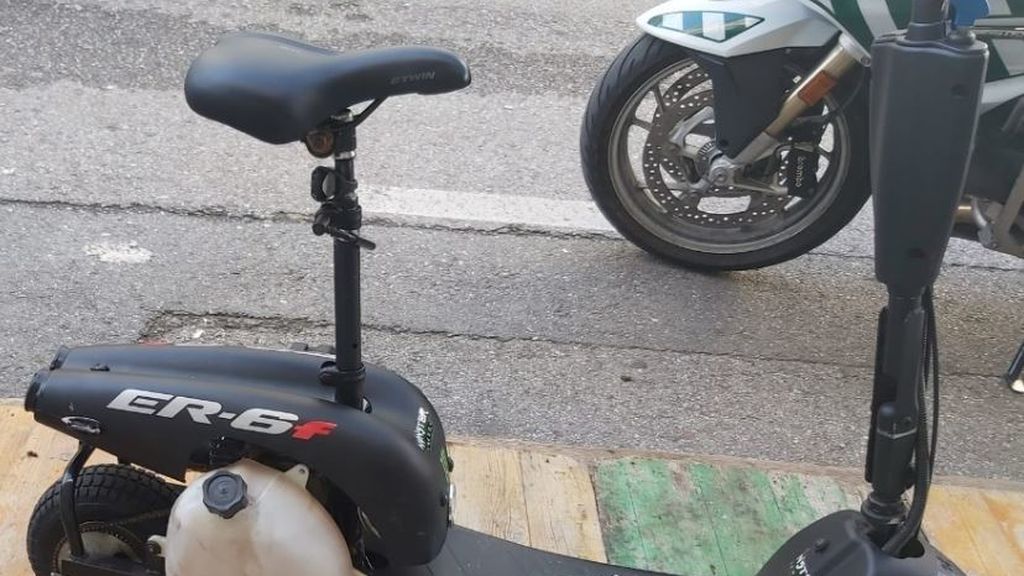 Muere el conductor de un patinete eléctrico en Barcelona tras chocar con una furgoneta Muere el conductor de un patinete eléctrico en Barcelona tras chocar con una furgoneta