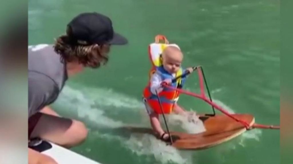 Bebé esquí acuático