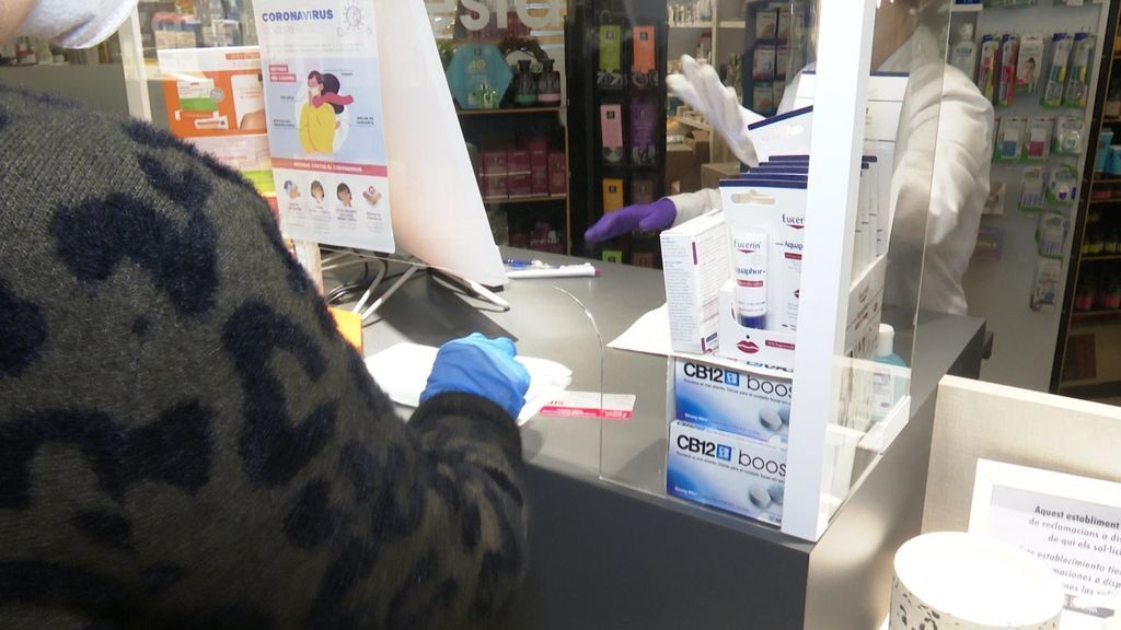 Ni lo nuevos test de antígenos ni las vacunas estarán en las farmacias a medio plazo Ni lo nuevos test de antígenos ni las vacunas estarán en las farmacias a medio plazo
